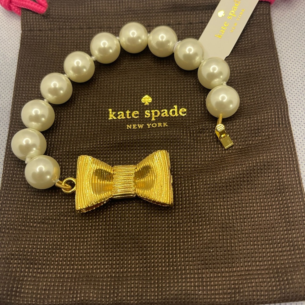 EUC:Kate Spade Pearl & Gold Bow Bracelet, matches ring listed separately! SALE 😊 - Picture 4 of 8
